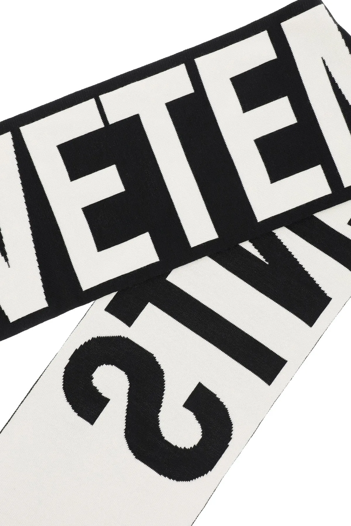 Vetements Logo Intarsia-Knit Fringed Scarf